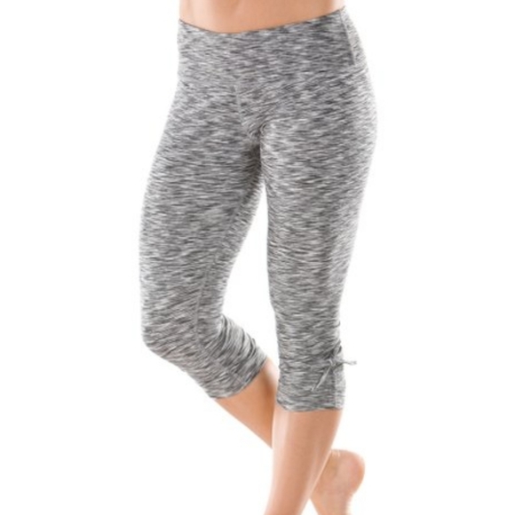 Moving Comfort Urban Gym Capri in Ebony Melange - Picture 8 of 9